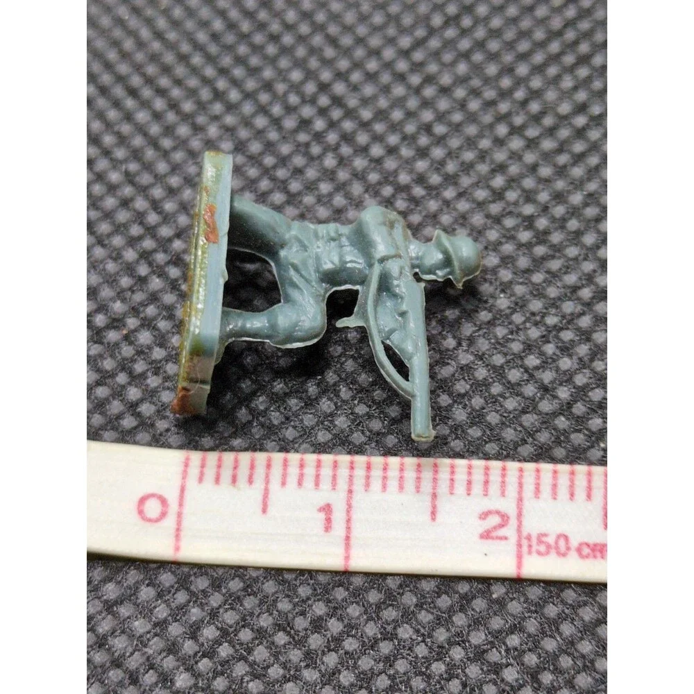 (20) WWII Infantry Miniatures 1/72 Scale